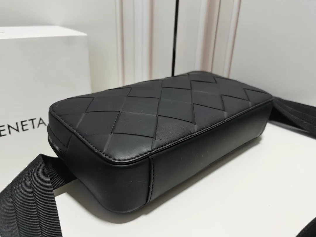 All categories 💚 Top version men’s bags 💚 BV 2024 new BV crossbody bag